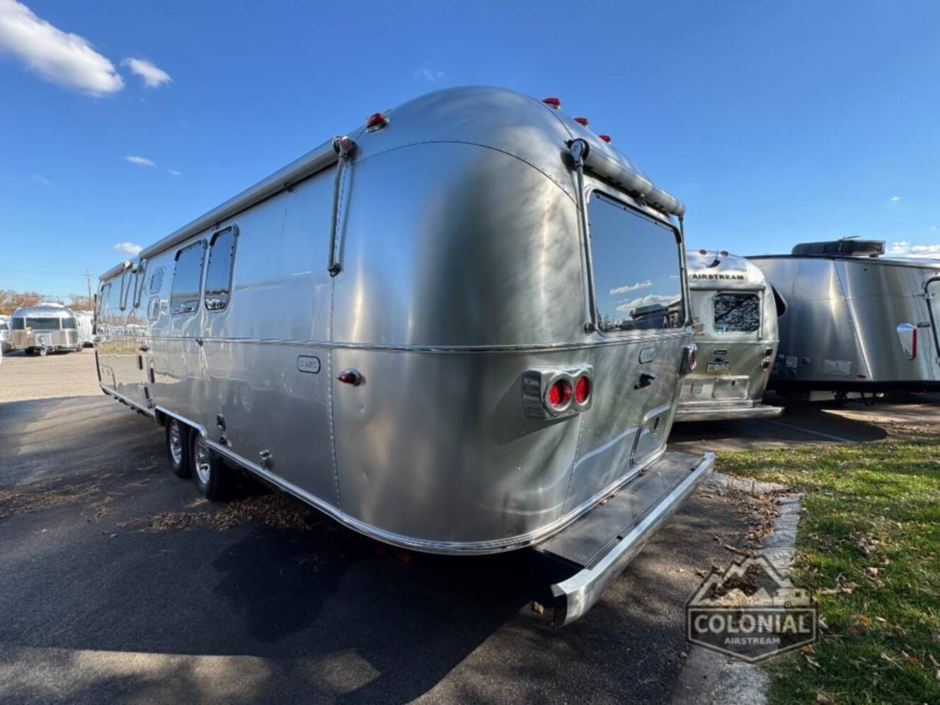 A photo of this 2026 Airstream Classic 33FBT Twin