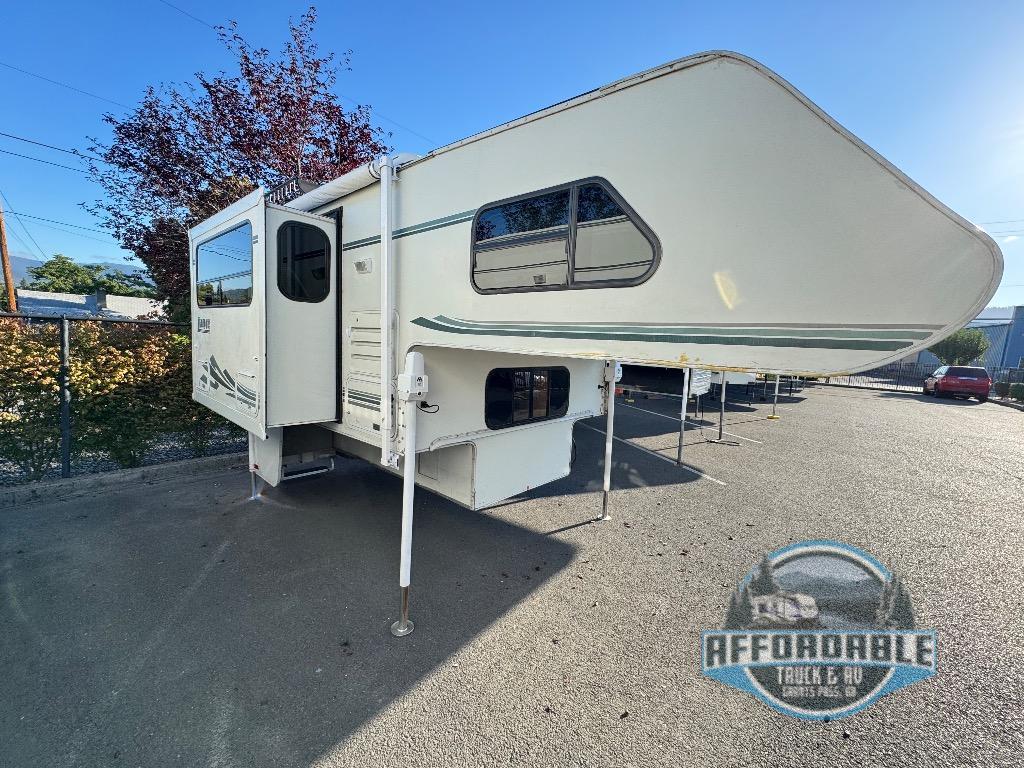 2002 Lance 821 CAMPER in grants pass OR