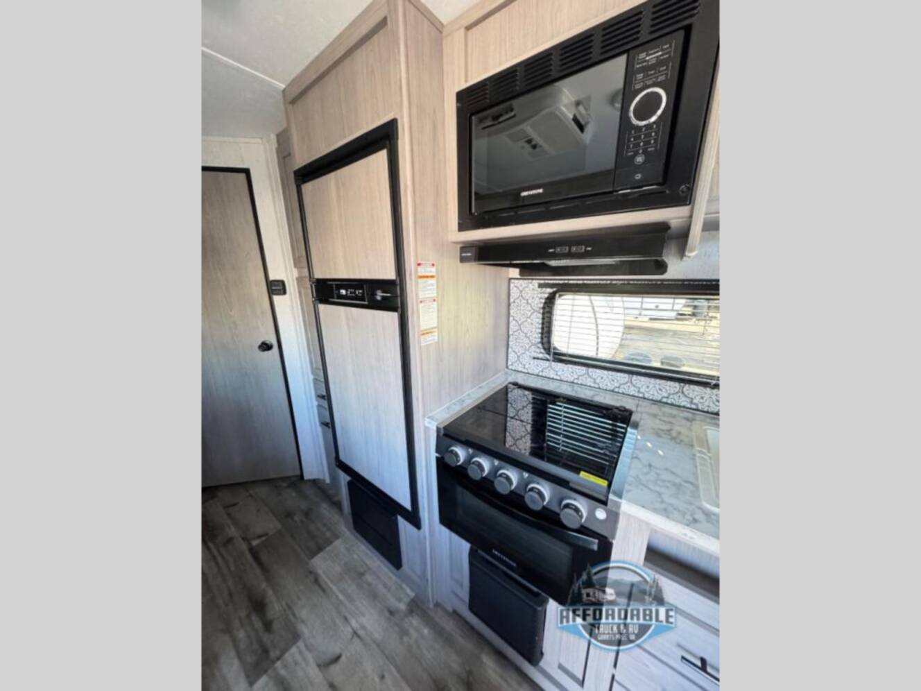 A photo of this 2022 Dutchmen Rv Coleman Lantern LT Series 214BH