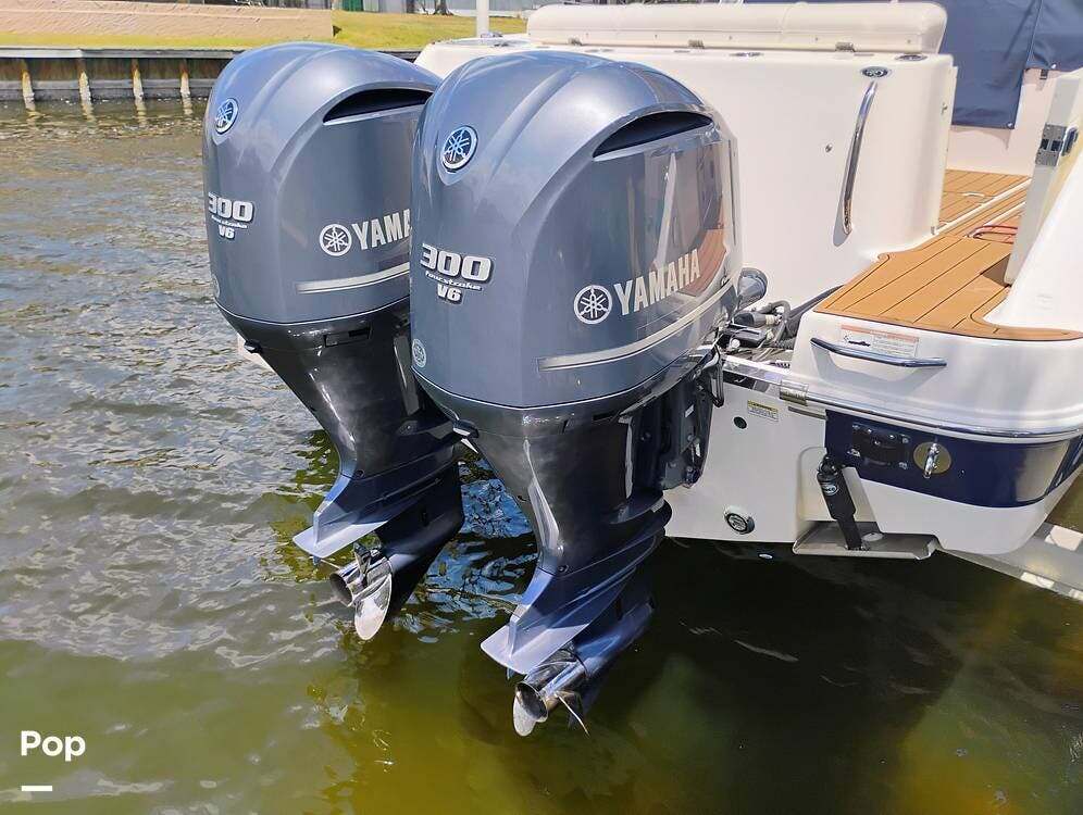 2014 Robalo 305 WALKAROUND in merritt island FL
