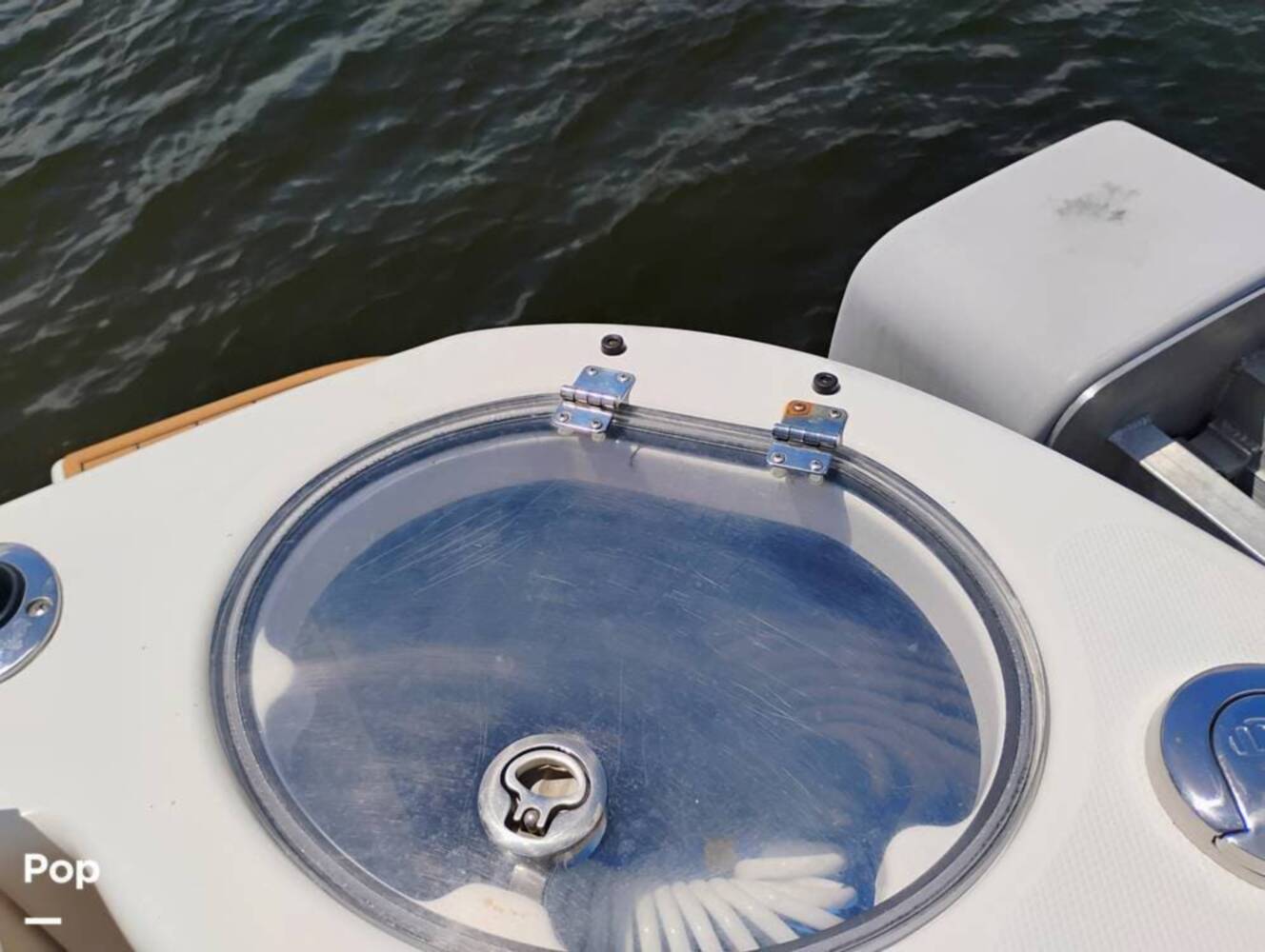 A photo of this 2014 Robalo 305 WALKAROUND