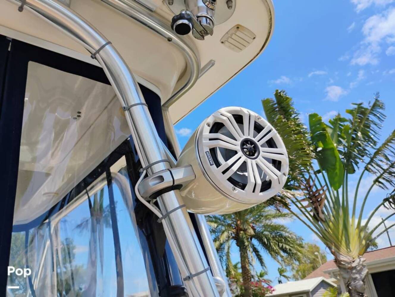 A photo of this 2014 Robalo 305 WALKAROUND