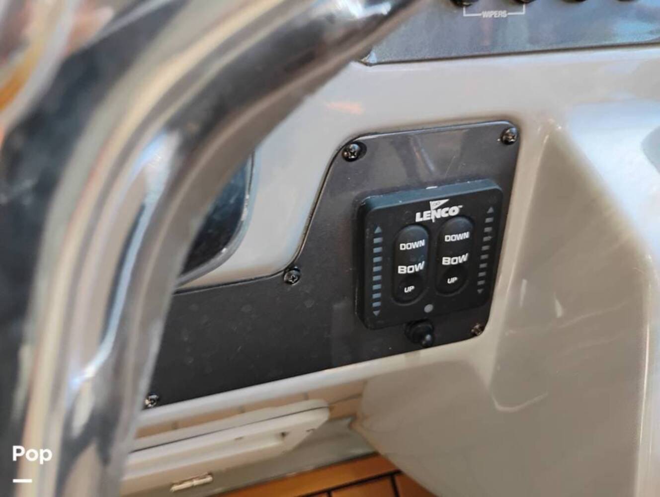 A photo of this 2014 Robalo 305 WALKAROUND