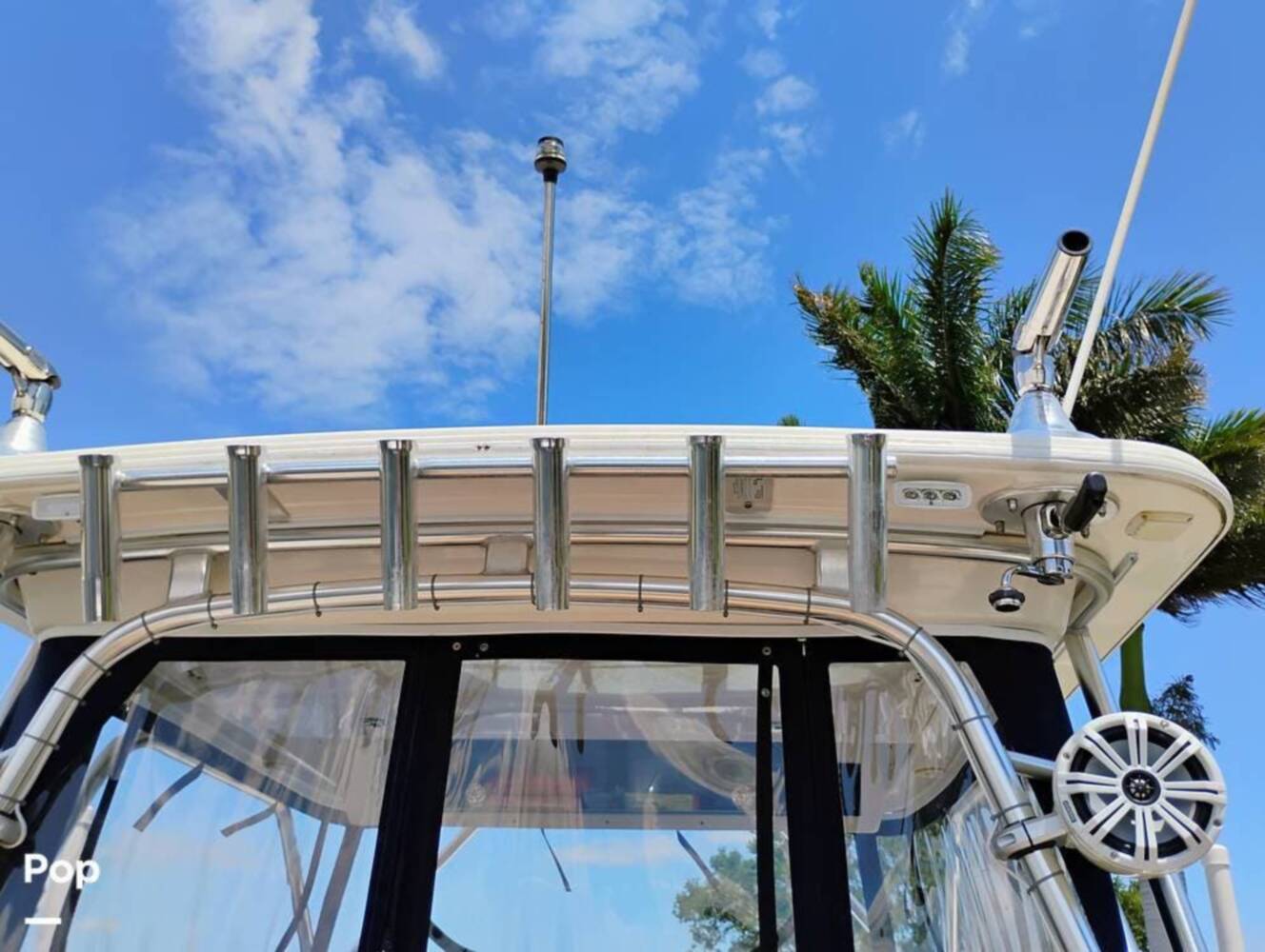 A photo of this 2014 Robalo 305 WALKAROUND