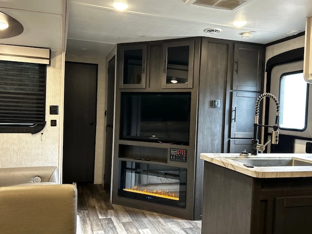 2022 Crossroads CRUISER AIRE CR33BHB RV