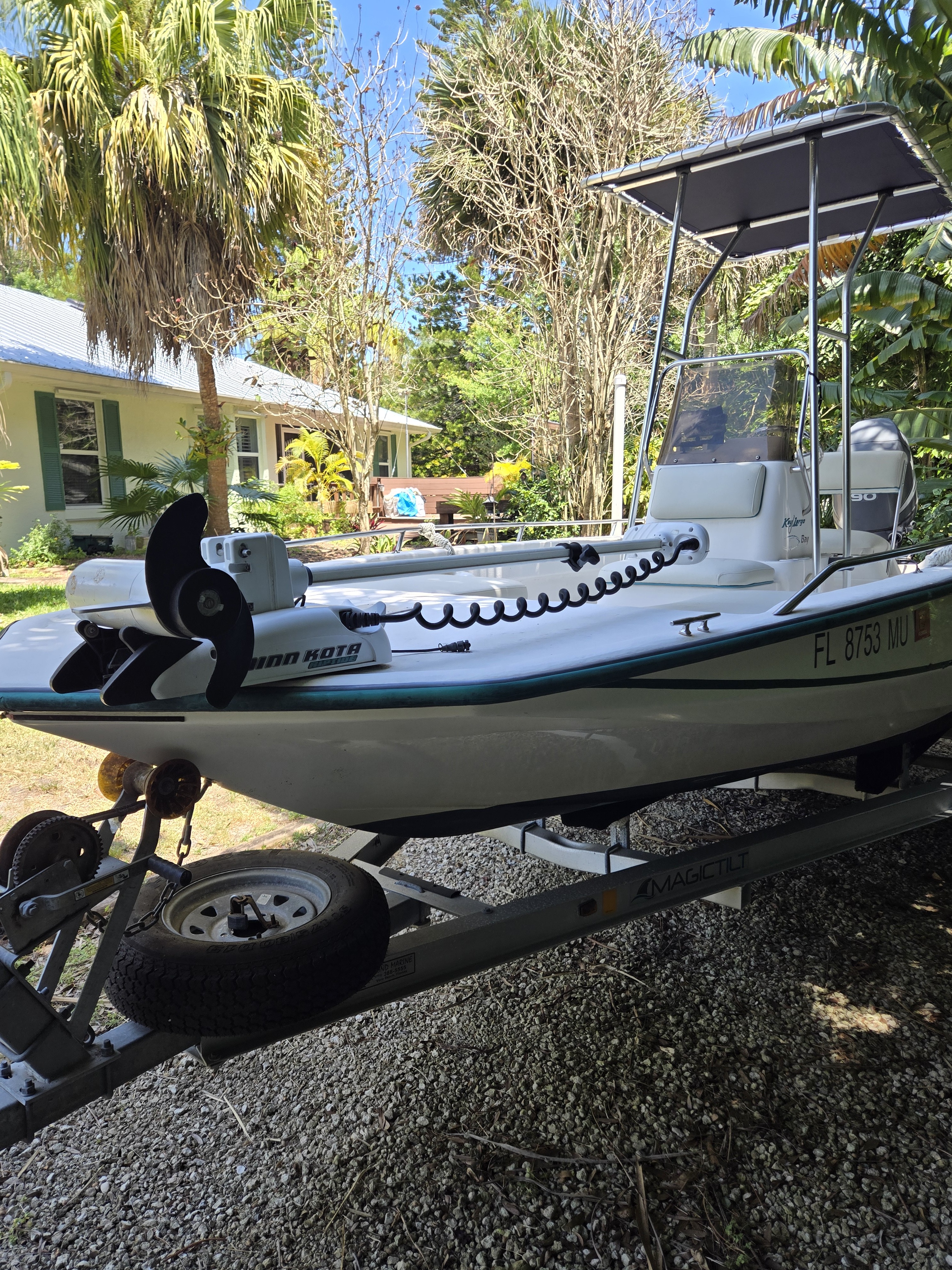 2005 Key Largo Center Console in vero beach FL