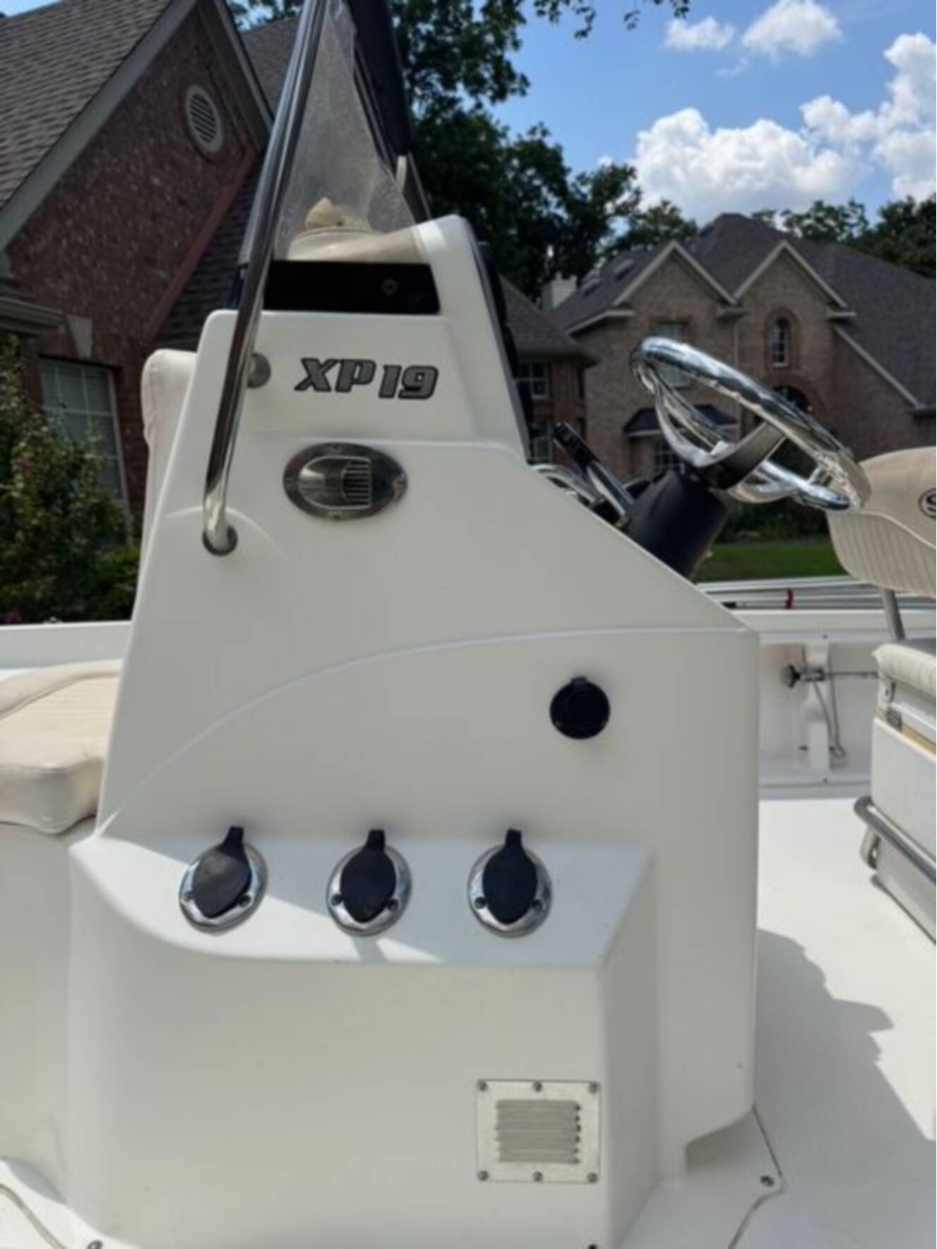 A photo of this 2012 Sea Hunt Xp 19