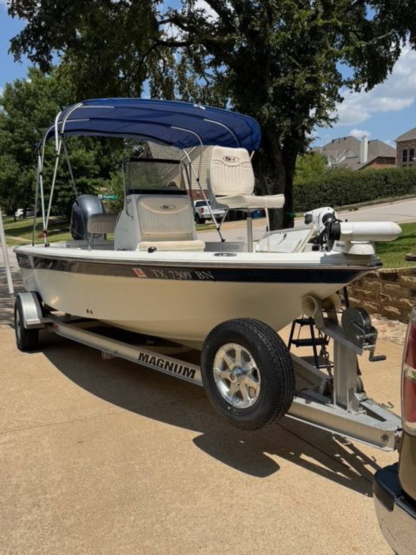 A photo of this 2012 Sea Hunt Xp 19