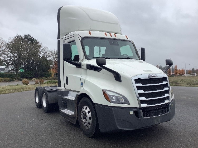 2021 FREIGHTLINER CASCADIA 116 in Kent, WA