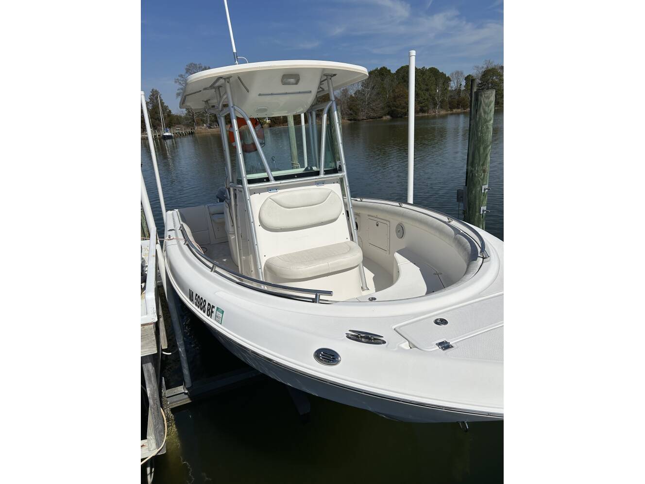A photo of this 2006 Robalo 2020 Center Console