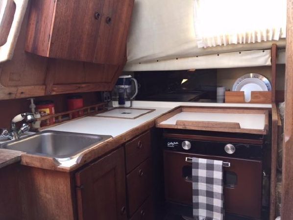 1977 Cal Yachts 34 Mk Iii in pocasset MA