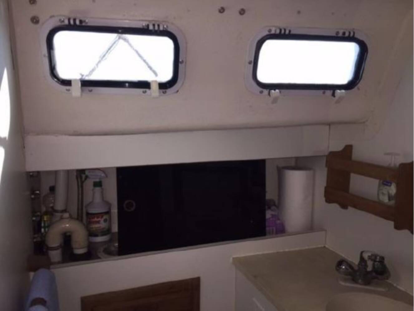A photo of this 1977 Cal Yachts 34 Mk Iii