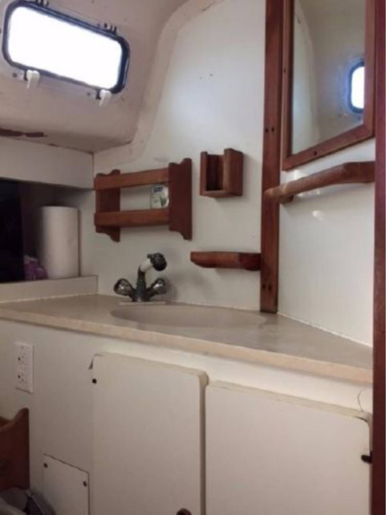 A photo of this 1977 Cal Yachts 34 Mk Iii