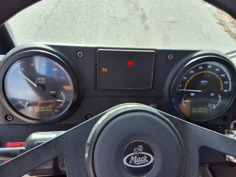2013 MACK 600
