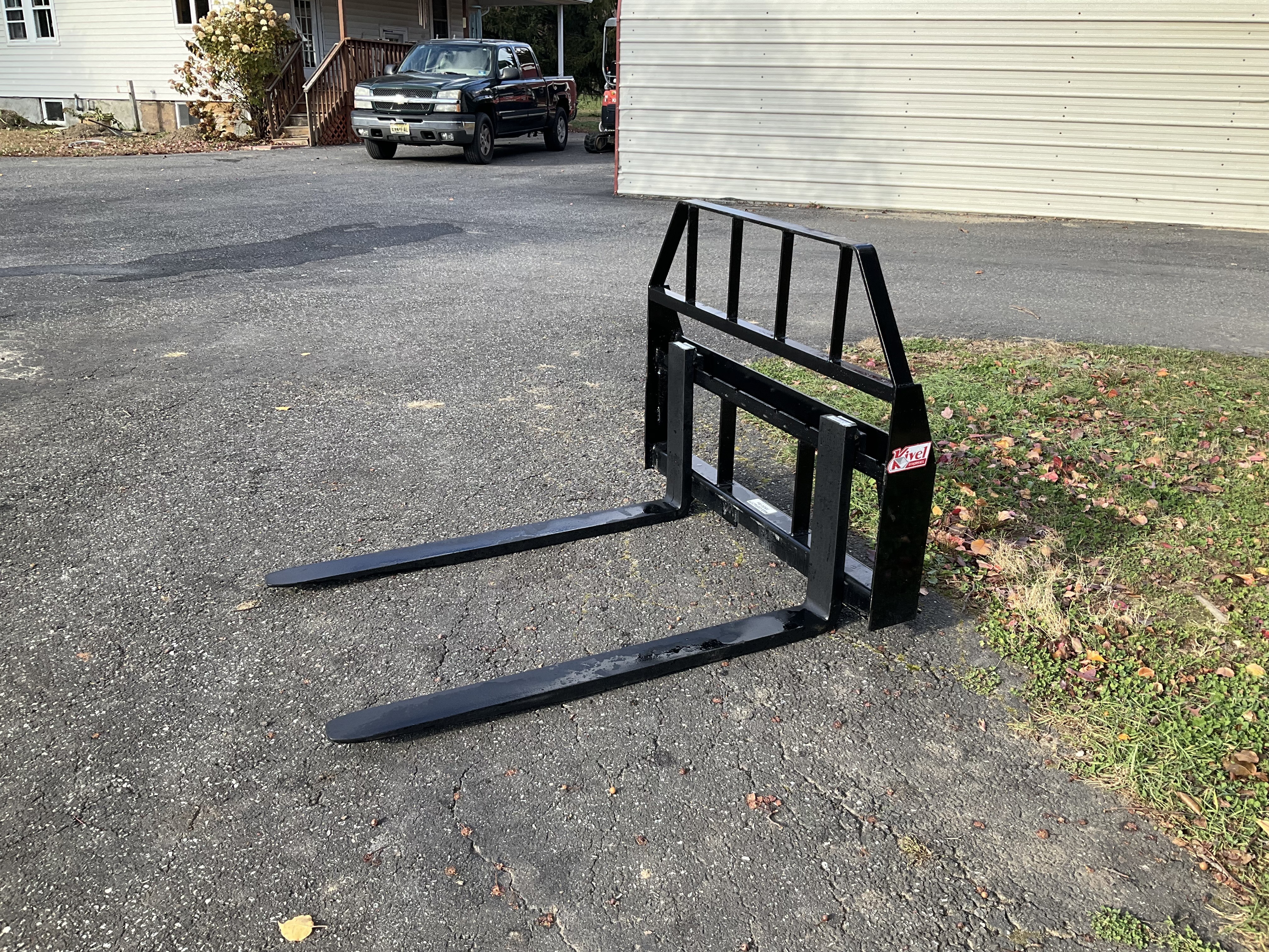 KIVEL 3500 lb. Pallet Forks in Elmer, NJ