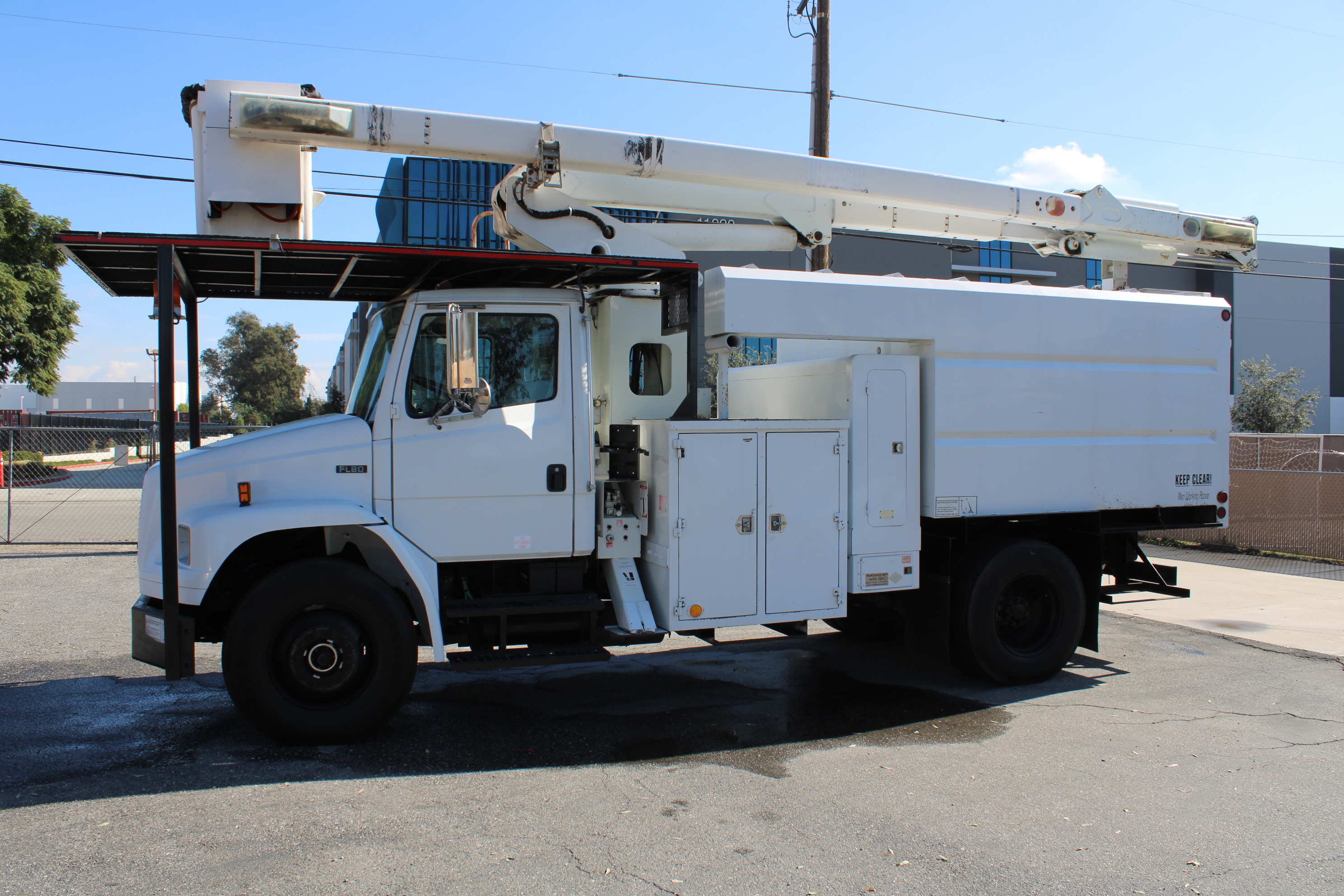 2004 FREIGHTLINER FL80 60 ft. Bucket / Boom Forestry Dump Truck CARB OK in Fontana, CA