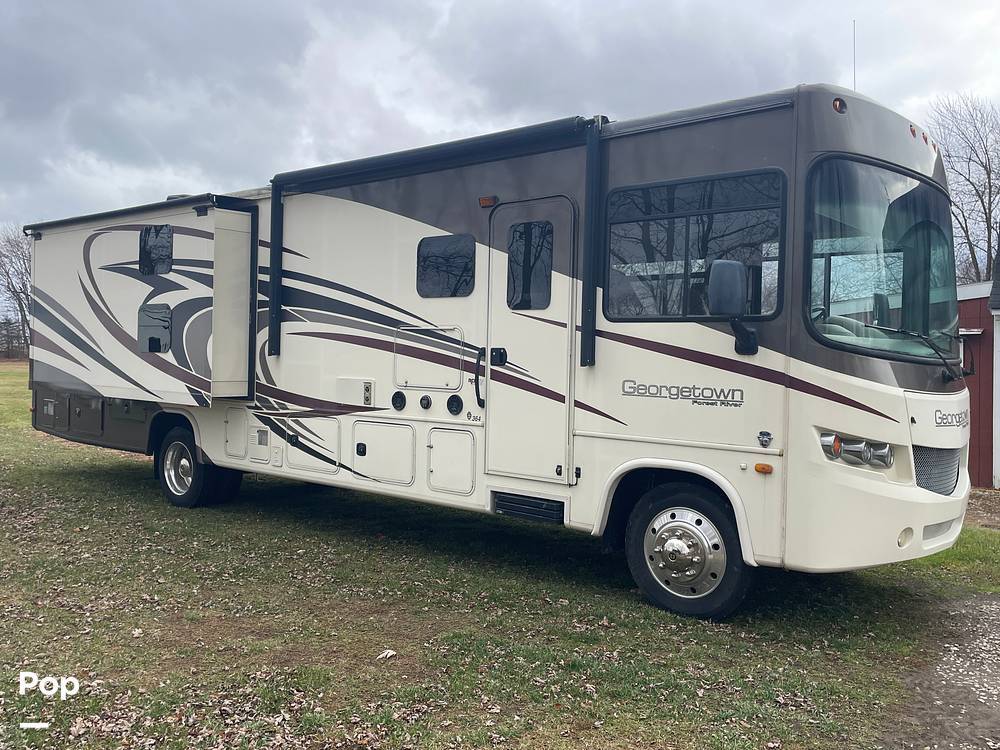 2016 Forest River Georgetown 364TS in chesterfield MI