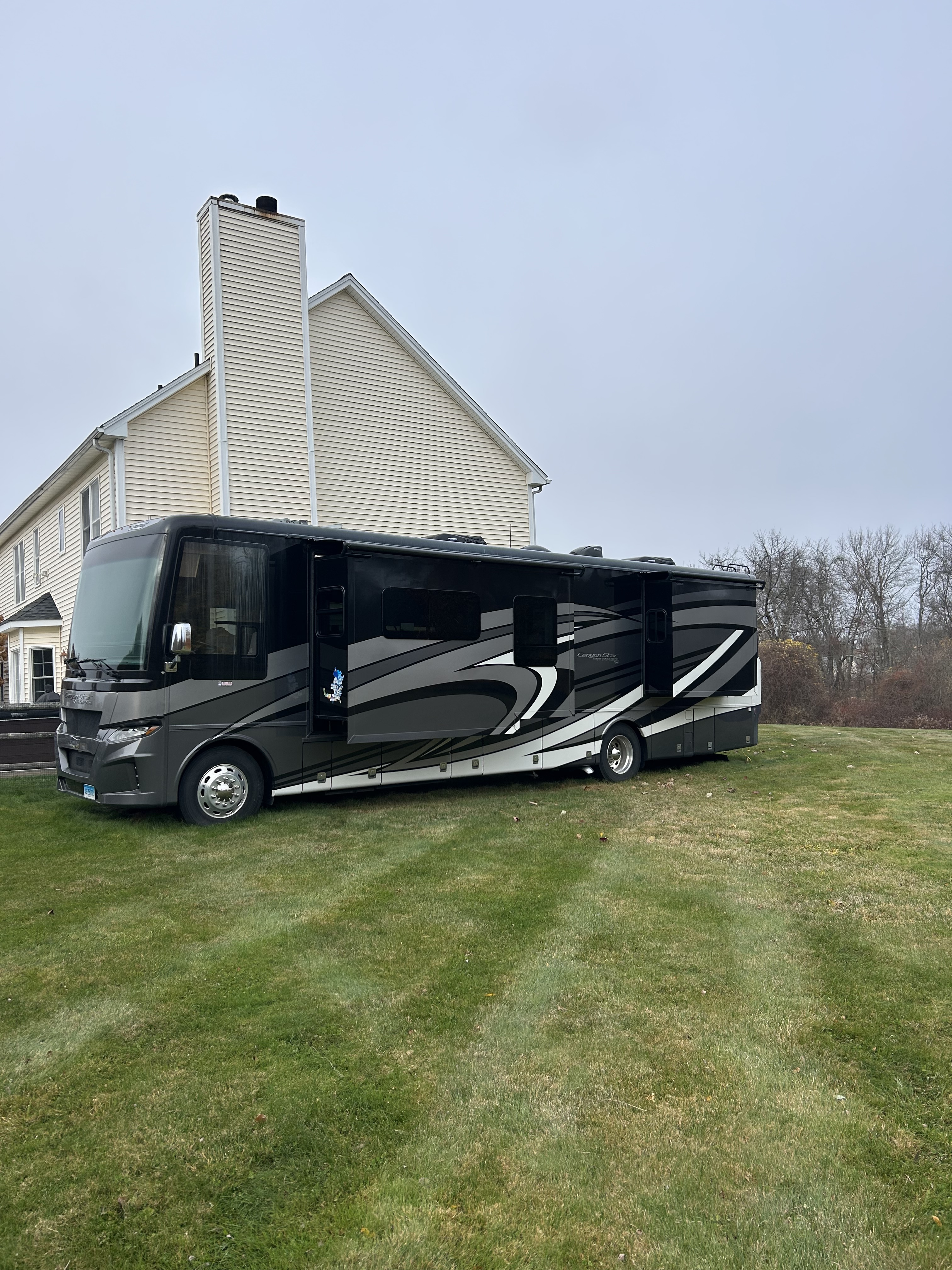 2021 Newmar CANYON STAR 3719 in new milford CT