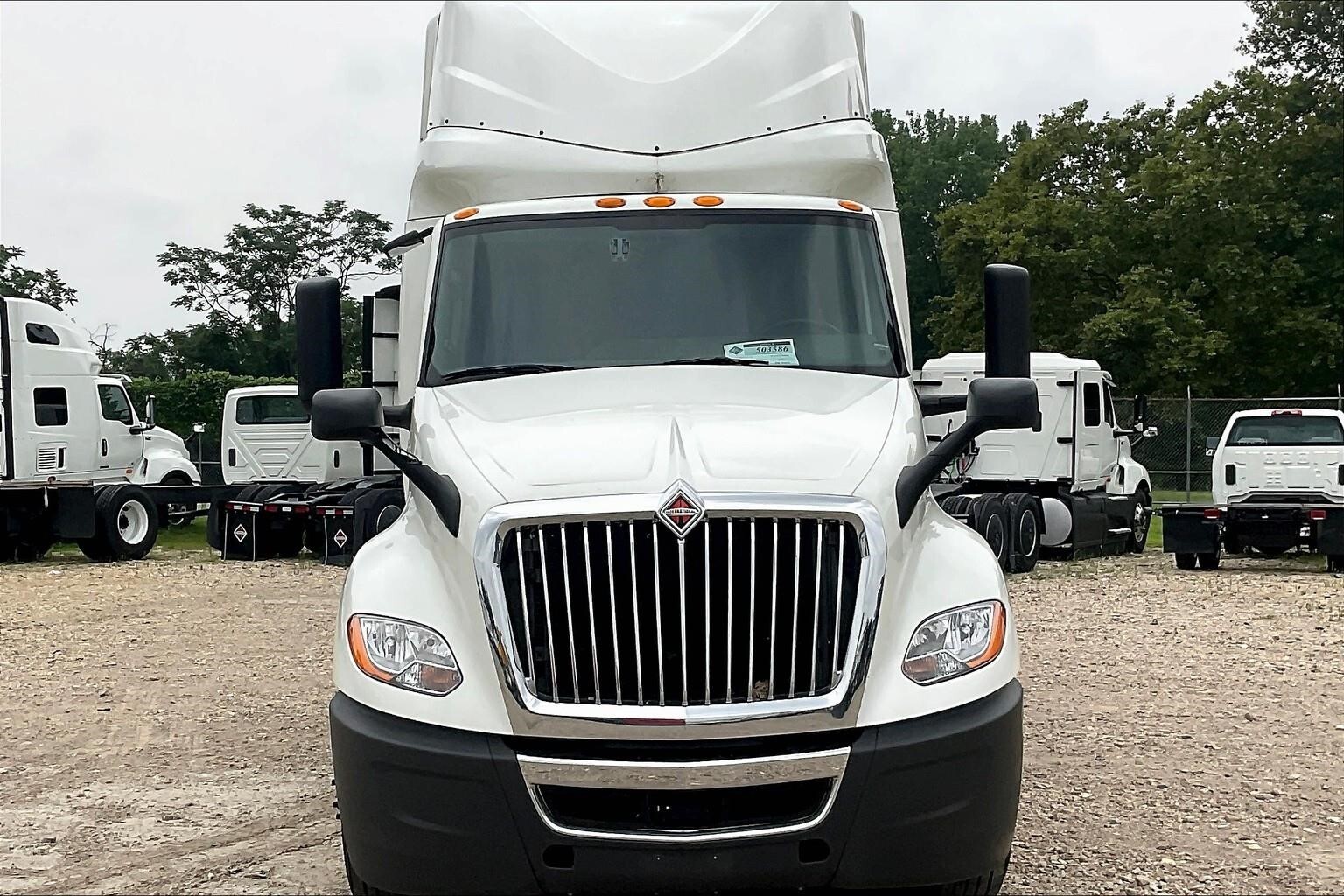 2022 International LT625 LT photo 2