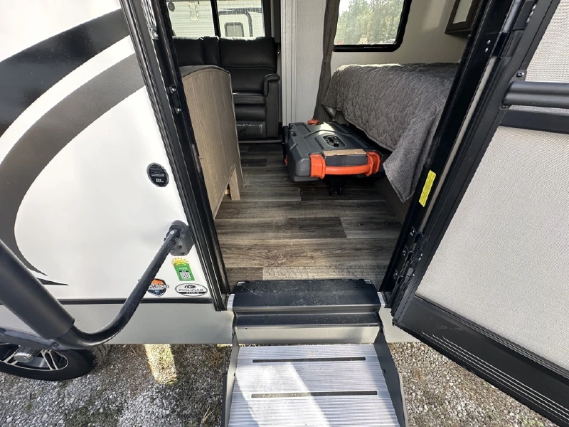 2022 KEYSTONE COUGAR HALF-TON 22MLS
