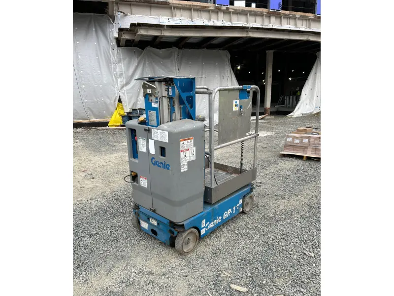 2017 GENIE GR-12