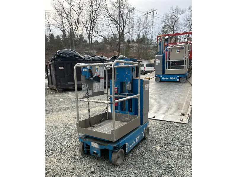2017 GENIE GR-12
