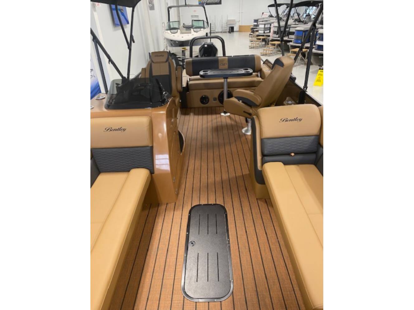 A photo of this 2026 Bentley ELITE 223 SWINGBACK