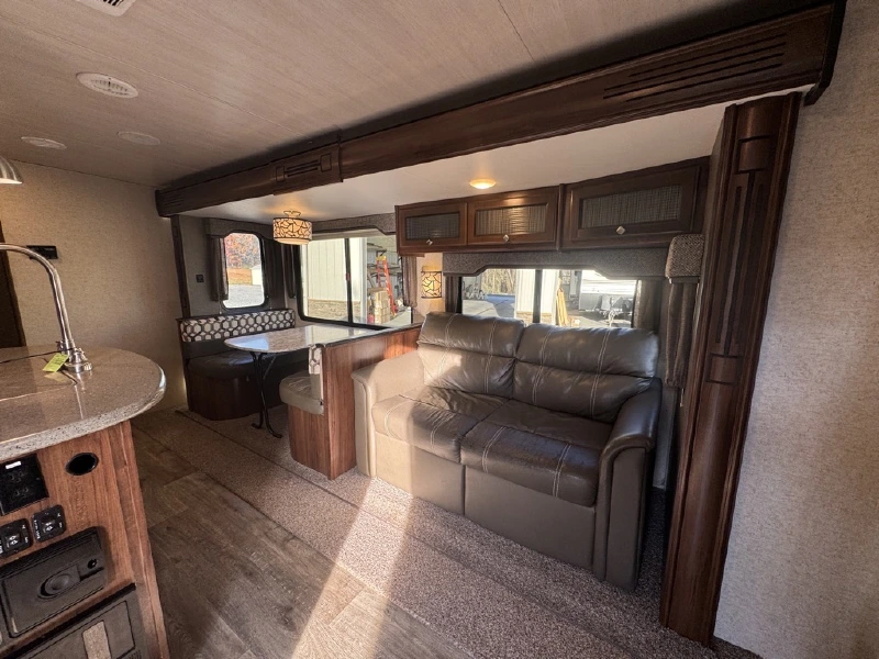 2017 HEARTLAND NORTH TRAIL CALIBER 27RBDS