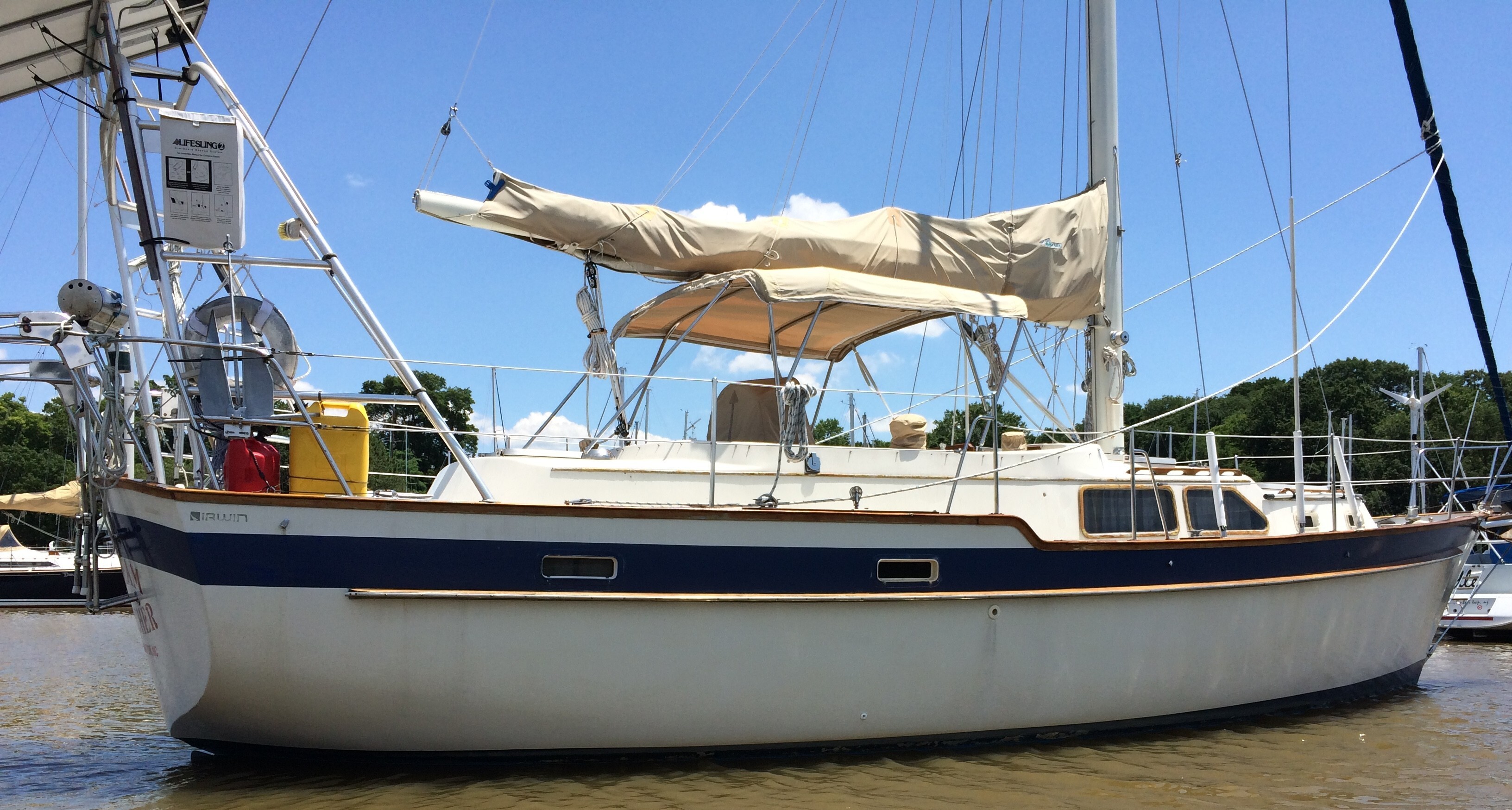 1984 Irwin Shoal Single Inboard Engine boat