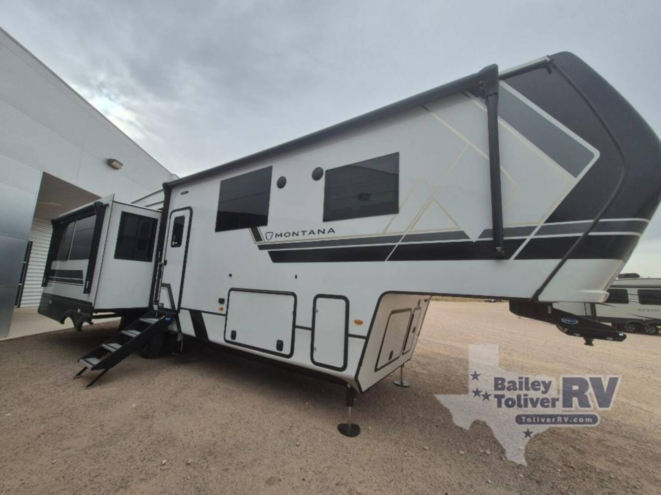 A photo of this 2026 Keystone Rv Montana 3231CK