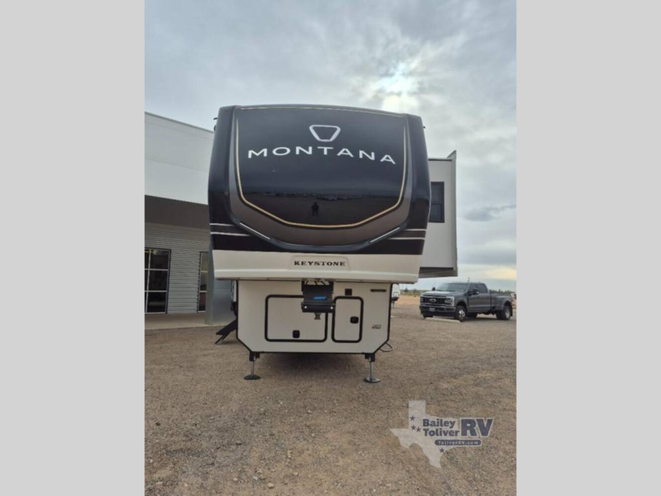 A photo of this 2026 Keystone Rv Montana 3231CK