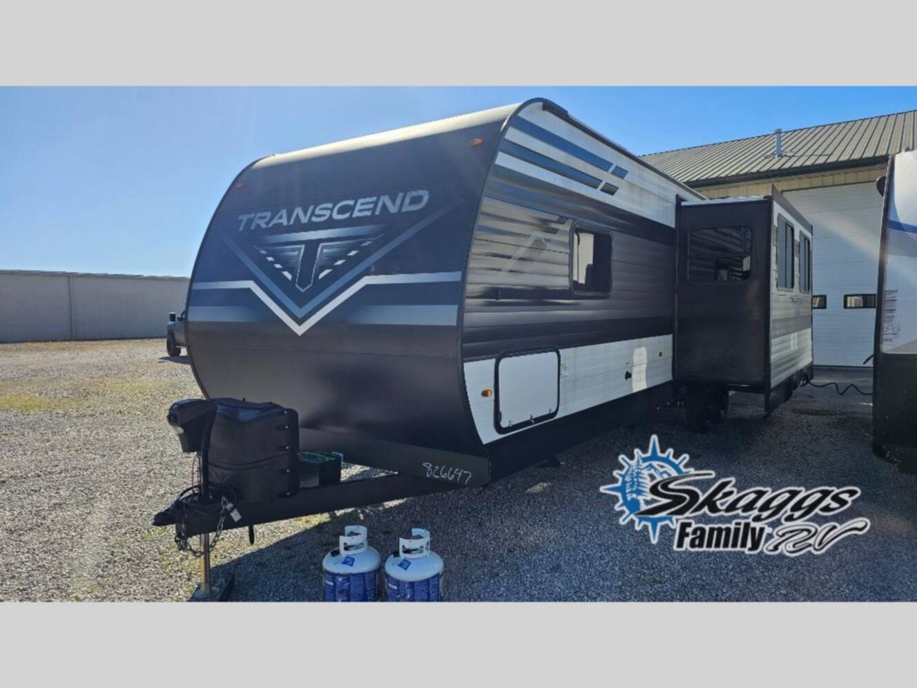 A photo of this 2023 Grand Design Transcend Xplor 321BH