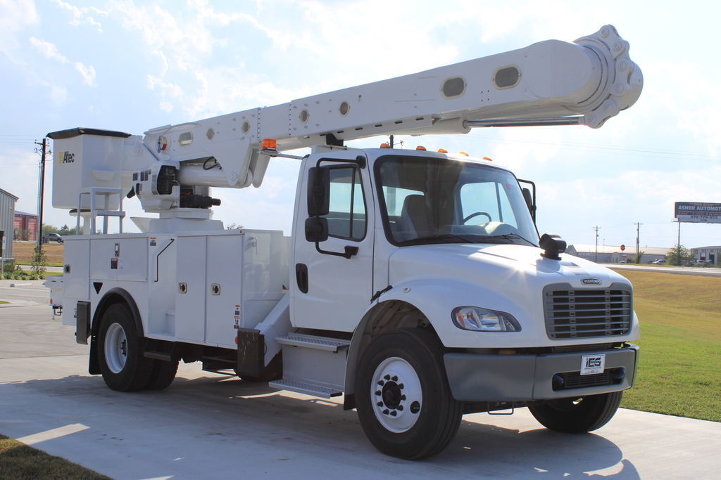 2020 Freightliner M2 / Altec AM55E in Bryan, TX