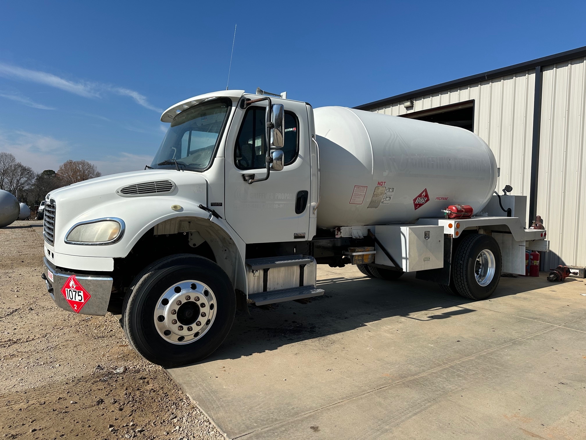 2008 FREIGHTLINER BUSINESS CLASS M2 106 in Miami, FL