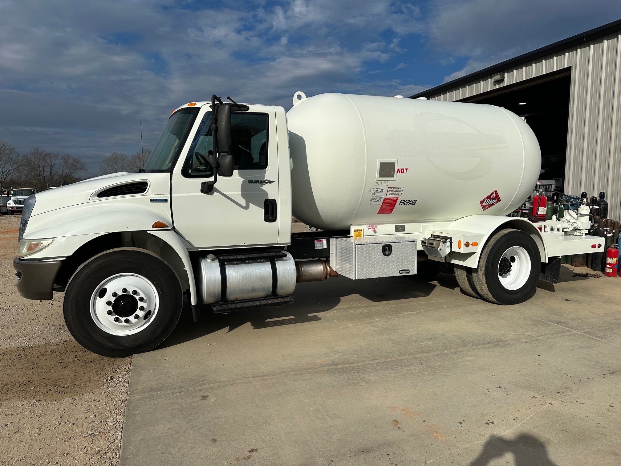2008 INTERNATIONAL 4000 in Miami, FL