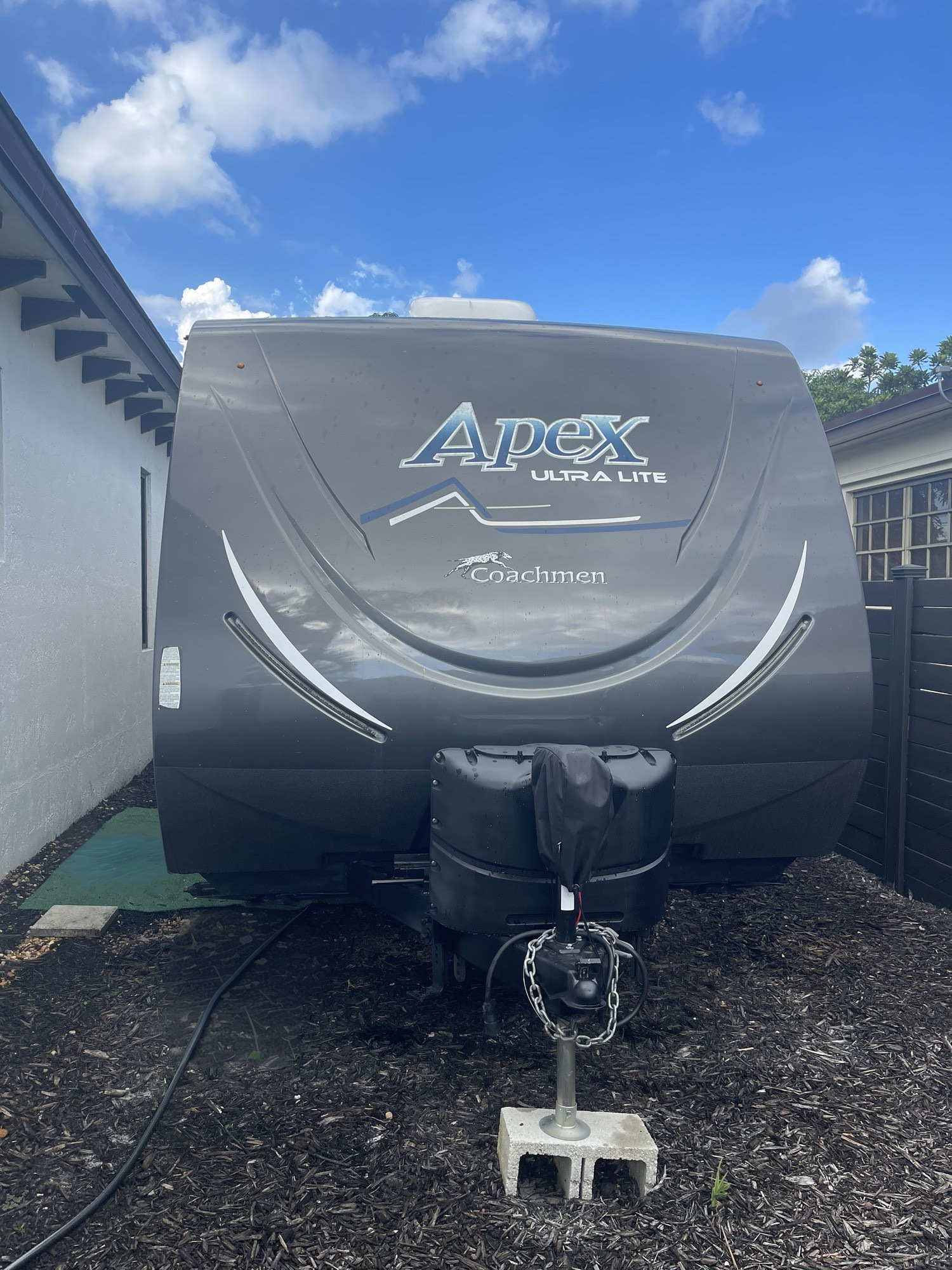 2018 Coachmen APEX ULTRA LITE 251RBK RV