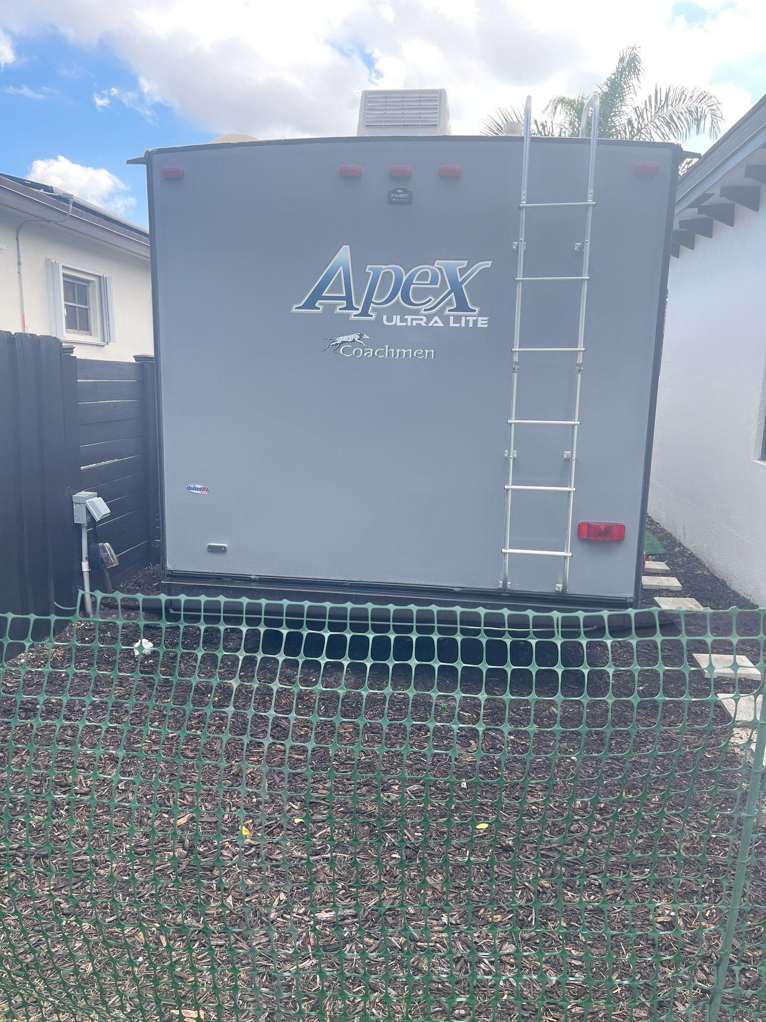 2018 Coachmen APEX ULTRA LITE 251RBK in hialeah FL
