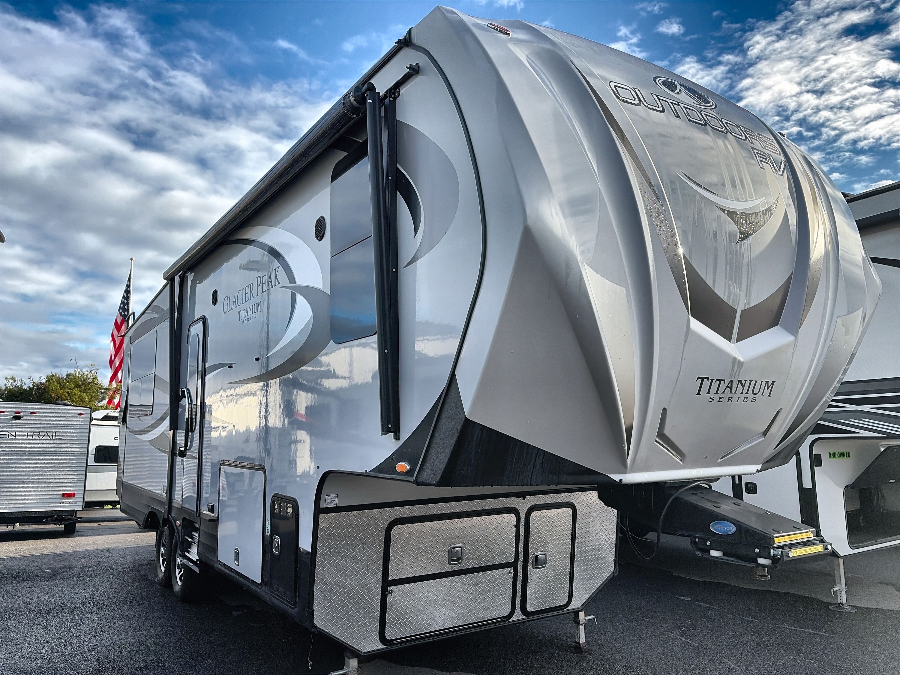 Used Outdoors RV Manufacturing Glacier Peak RVs For Sale - RV Trader