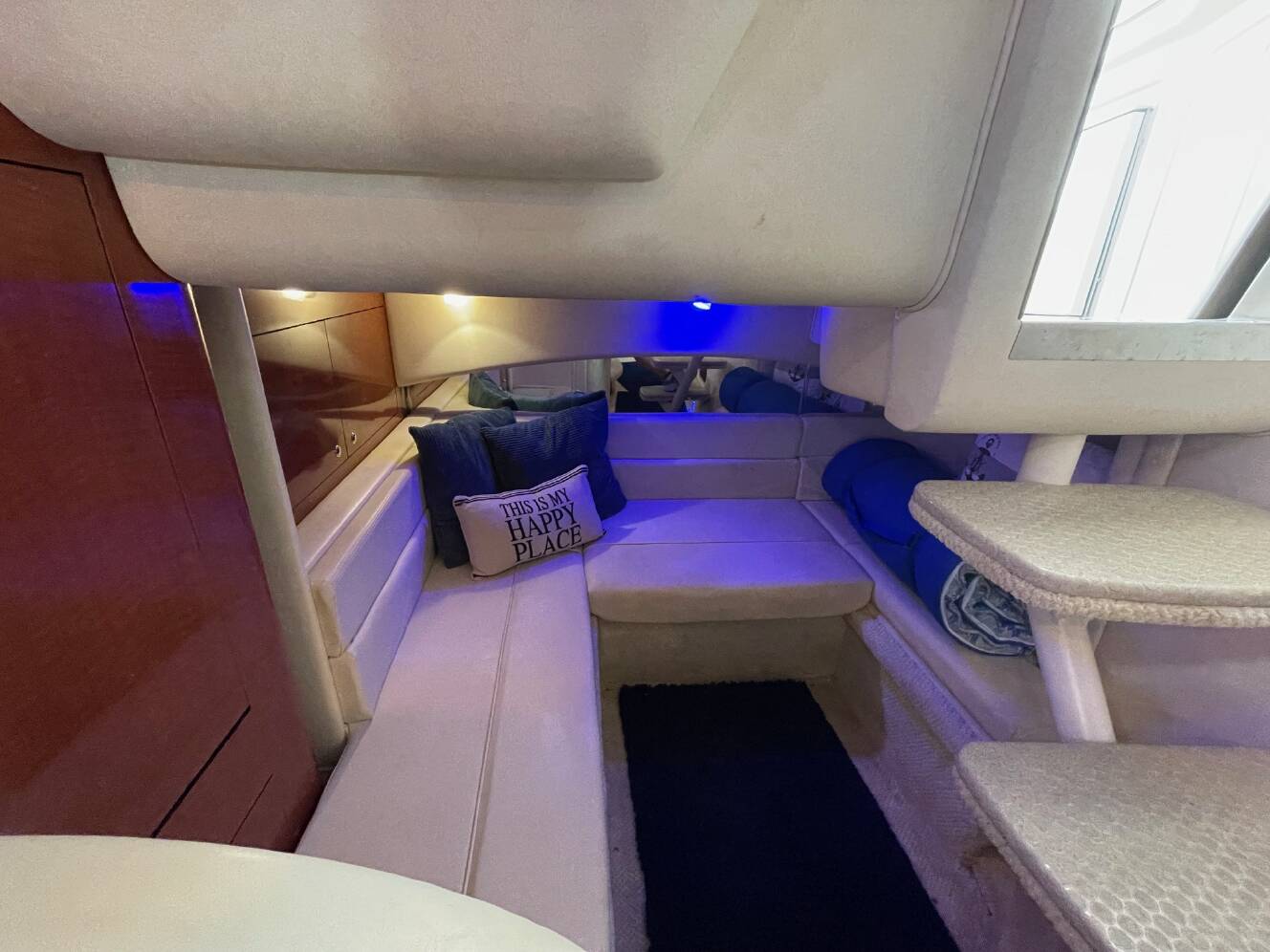 A photo of this 2002 Sea Ray 300 SUNDANCER