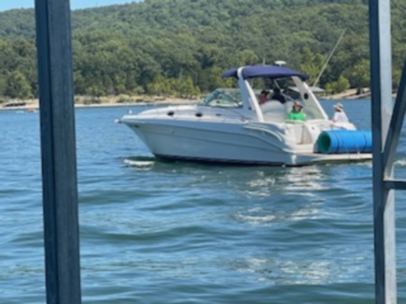 A photo of this 2002 Sea Ray 300 SUNDANCER
