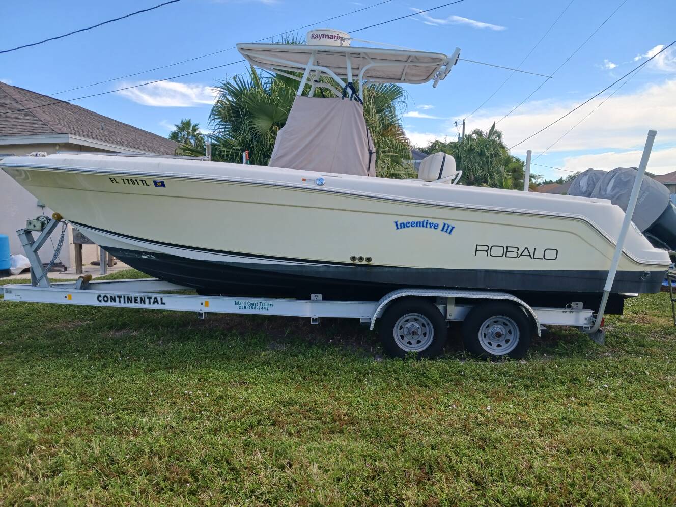 A photo of this 2004 Robalo 260 Center Console