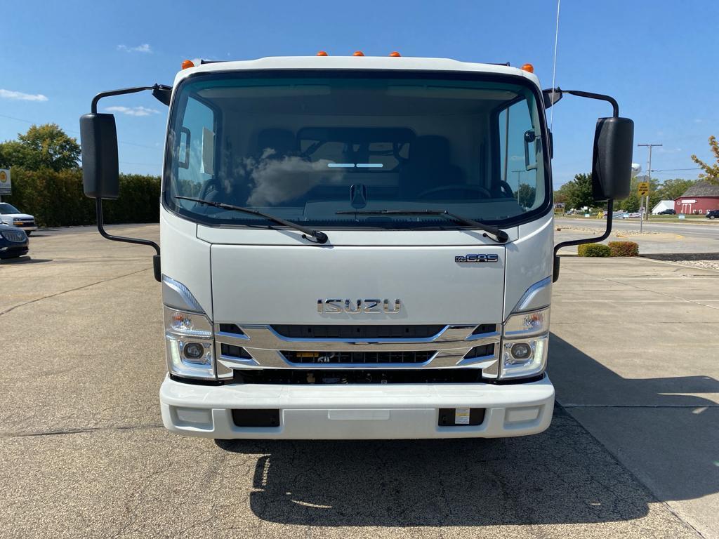 2025 Isuzu NPR photo 3