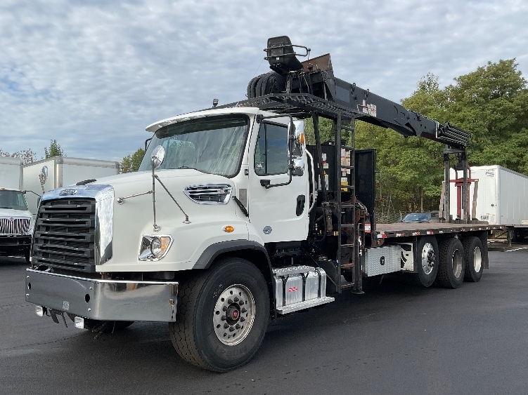 2019 Freightliner 114SD photo 3