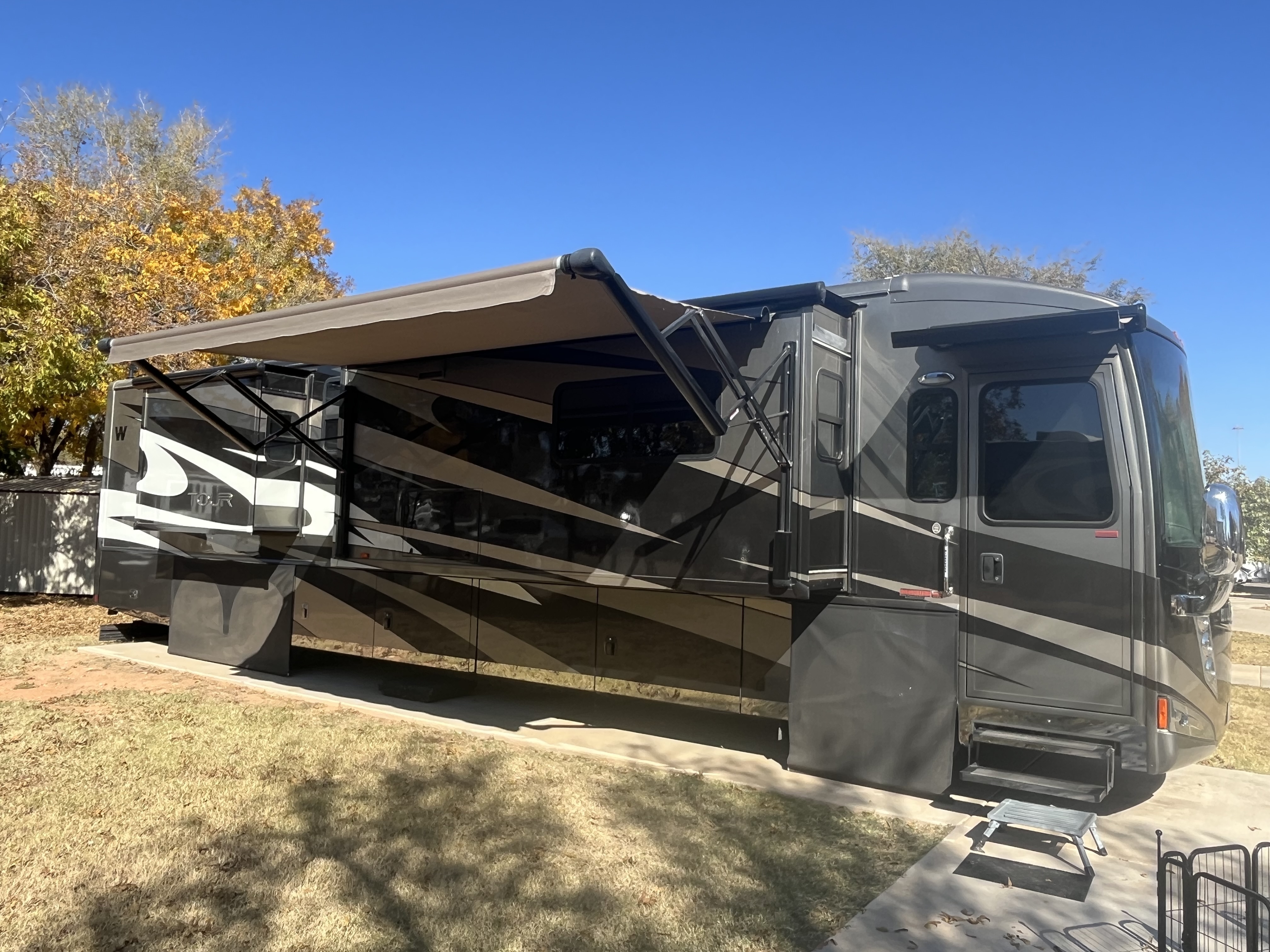 2013 Winnebago TOUR 42QD in lubbock TX