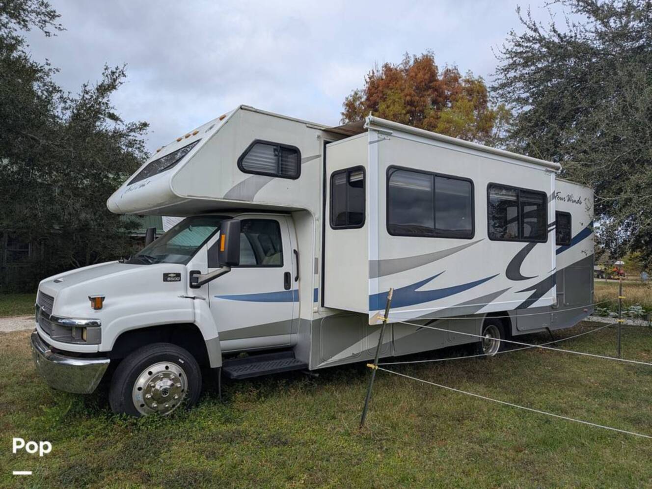 A photo of this 2008 Four Winds Kodiak 32B