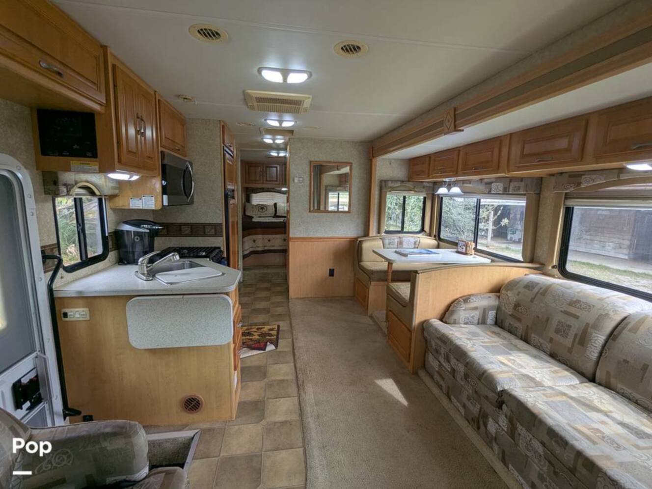 A photo of this 2008 Four Winds Kodiak 32B