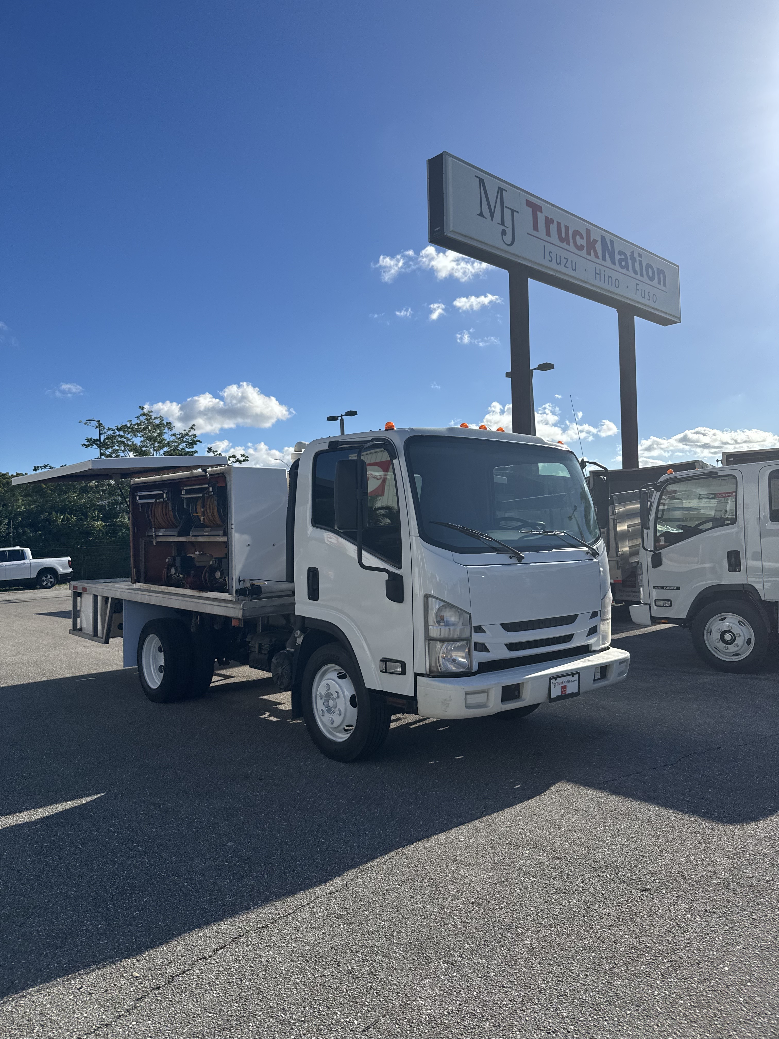 2020 ISUZU NPR HD in Riviera Beach, FL