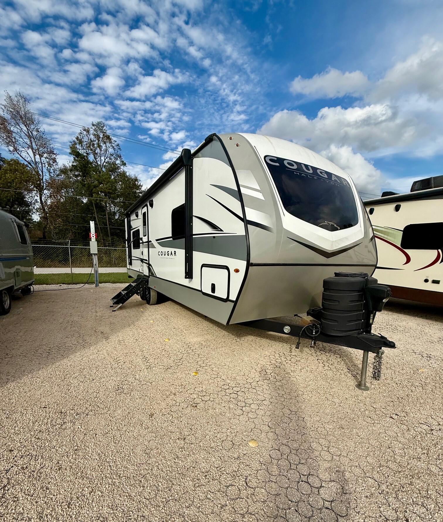2024 Keystone COUGAR HALF-TON 25MLE RV