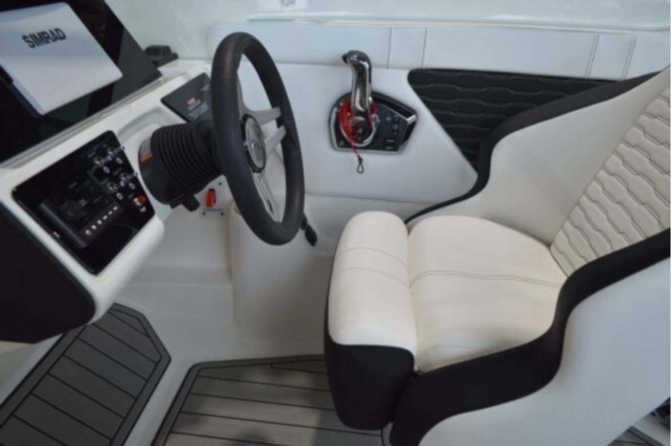 A photo of this 2024 Sea Ray SPX 230