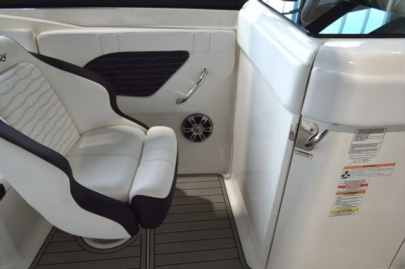 A photo of this 2024 Sea Ray SPX 230